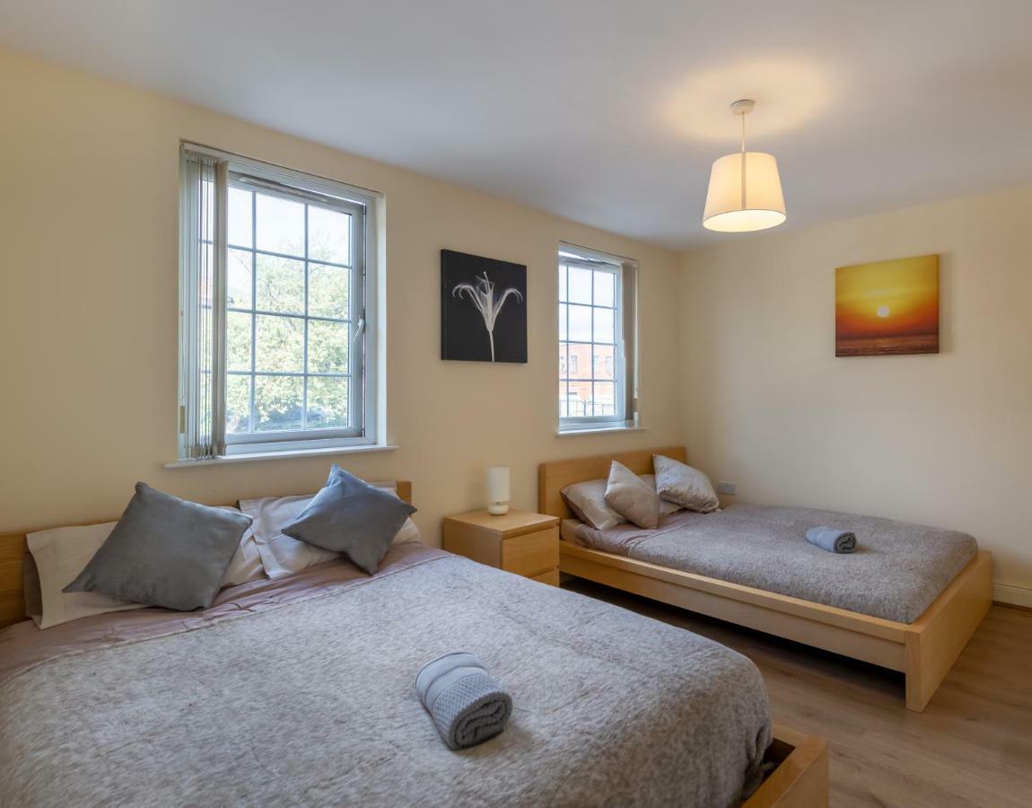 Newcastle City Centre Spacious Town House Free Parking And Wifi Bagian luar foto